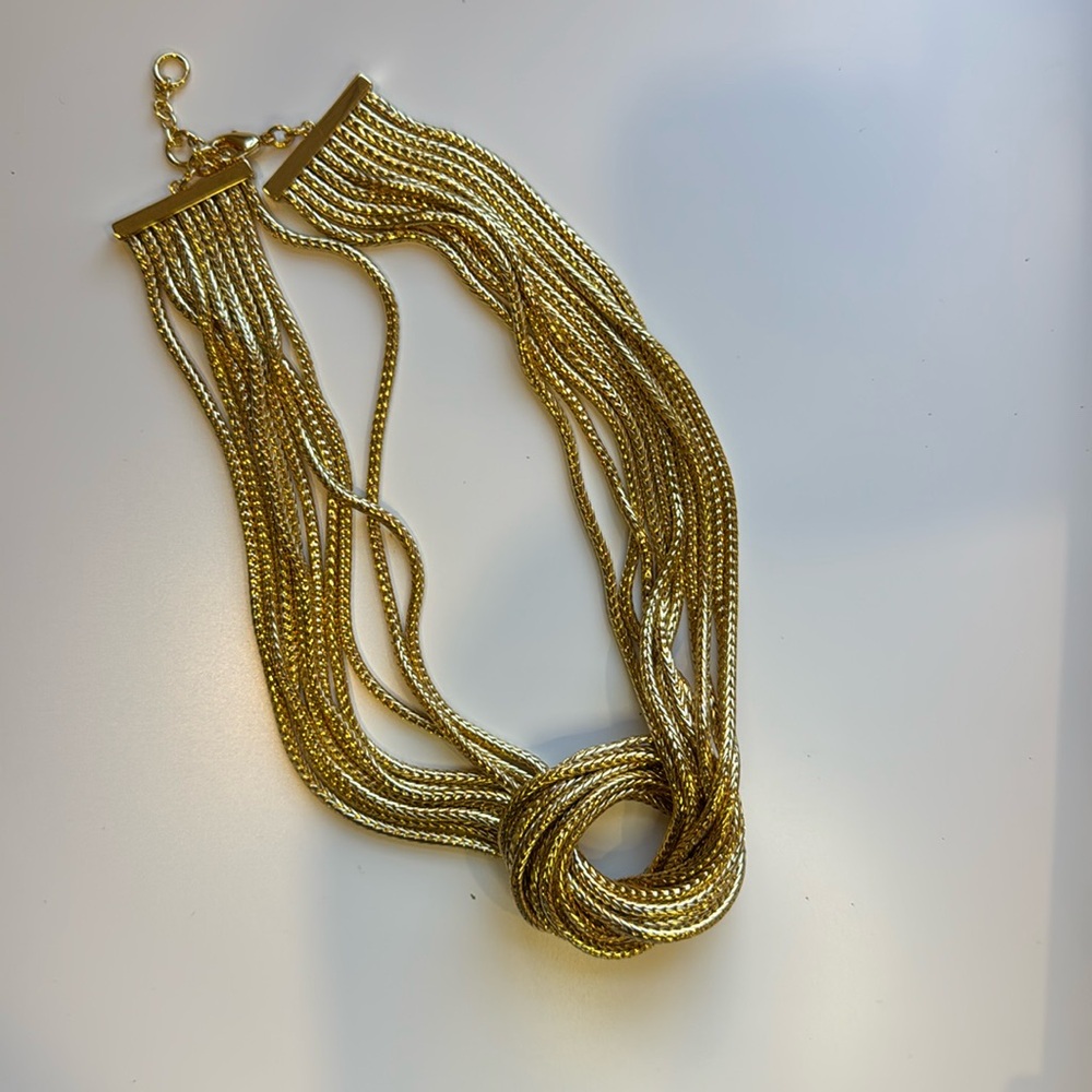 Tuckernuck necklace, new